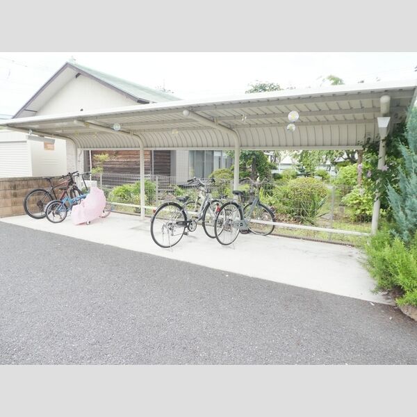 アネシス 駐輪場