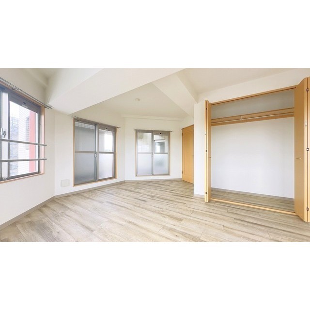 プレシャス　イースト 円形のお部屋