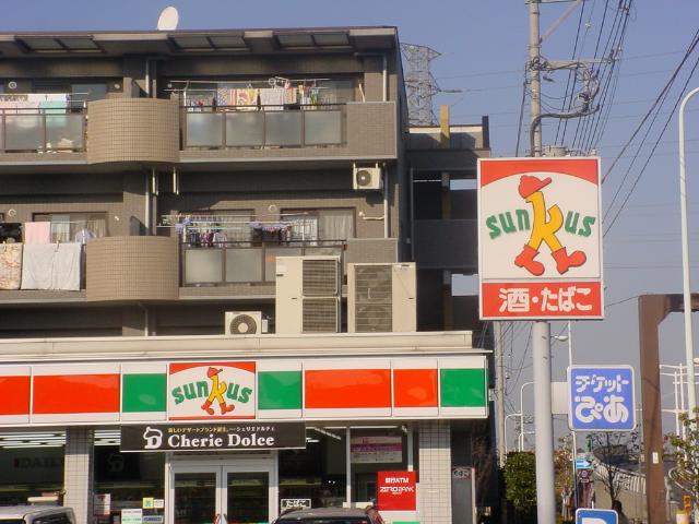 エバーガーデン コンビニまで500ｍ