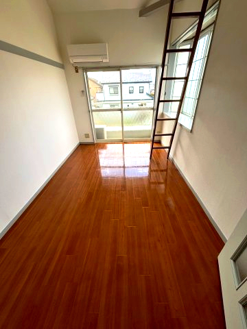 グランドール日野203号室 リビング