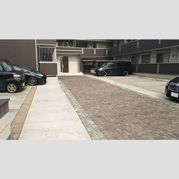 コーポスカイG106号室 駐車場