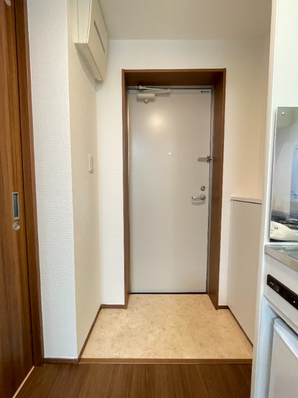 カロン3階 玄関