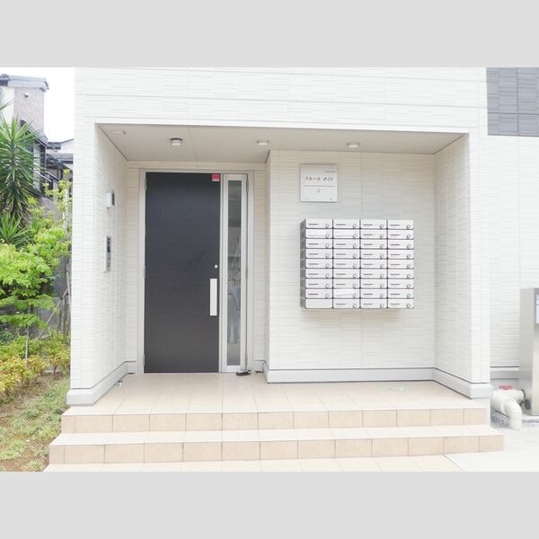 フルールさくらⅡ エントランス