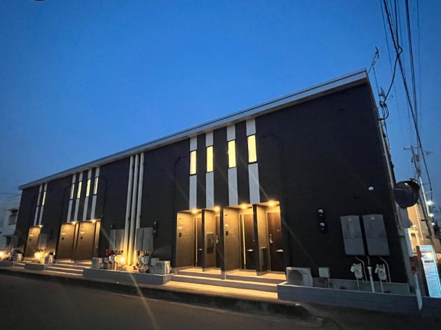 ヴォーグ 外観写真（夜）