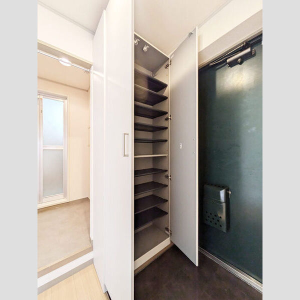 ピュアコート　(3)参番館305号室 シューズボックス