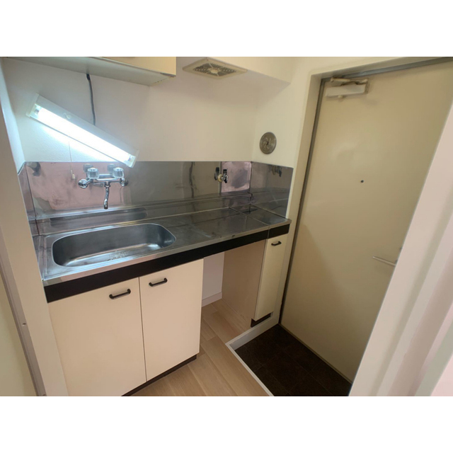 アマリリス211号室 内観