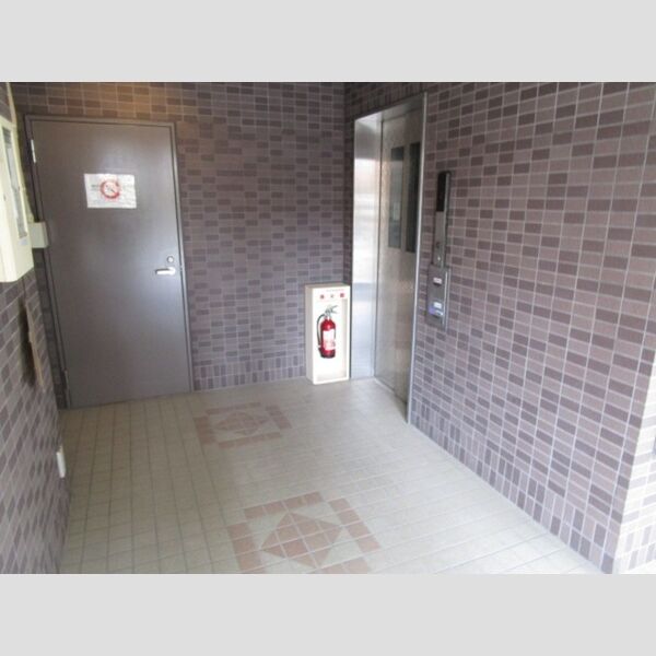 グランパシフィック201号室 ロビー