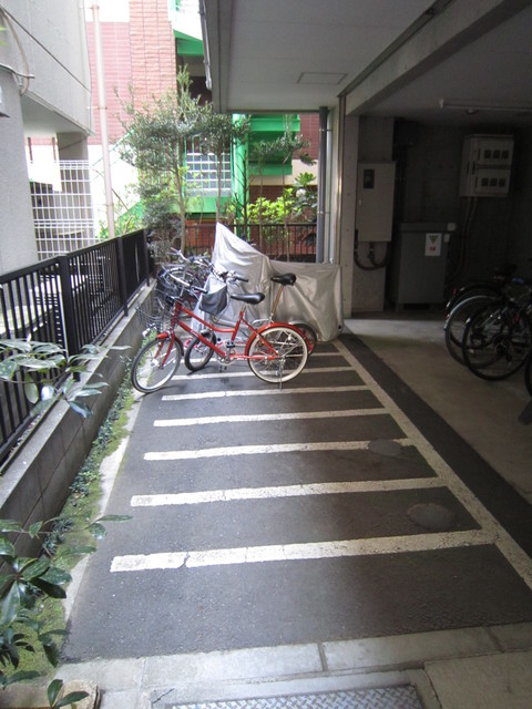 カマラード湘南0604号室 駐輪場