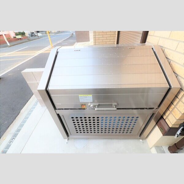 クレール藤沢Ⅲ105号室 ダストボックス