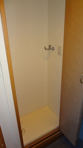 ロイヤルコート北野0301号室 防水板