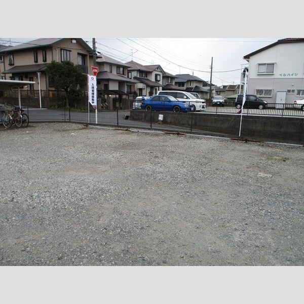 オーシャンヒルズ　EE201号室 駐車場