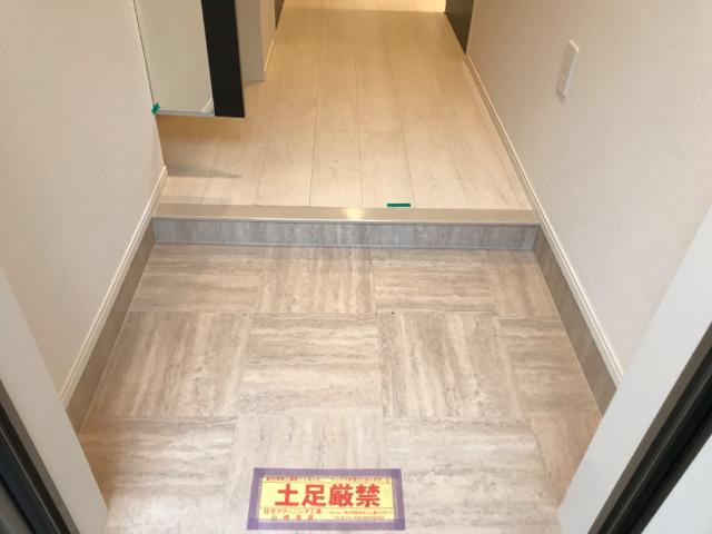 エルノルテ 玄関