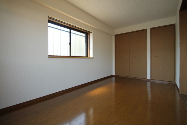 ピエトラ　ルーチェ1階 7.6帖洋室！