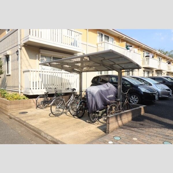オベルジーヌ　B202号室 駐輪場