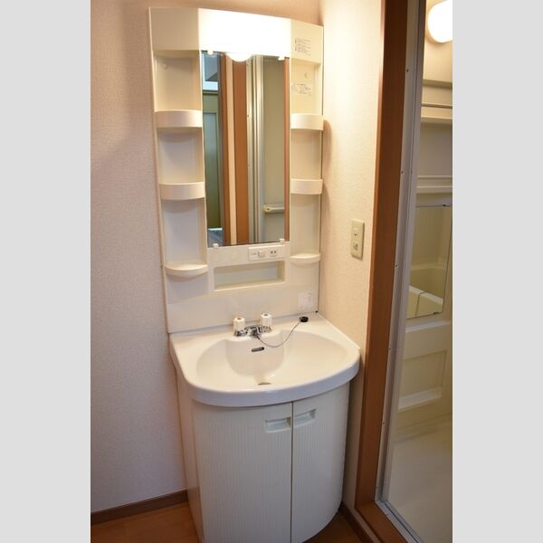 ルミエール西高尾　B102号室 洗面化粧台