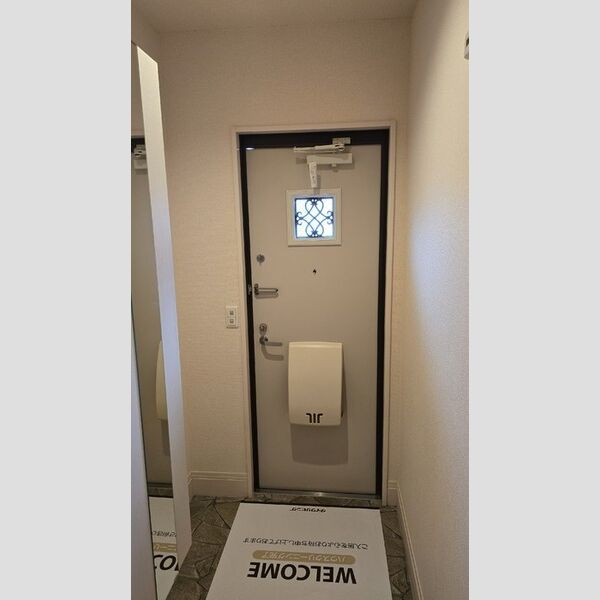 クレール湘南台Ⅲ　A 玄関