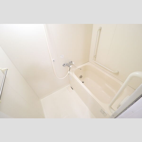 ルーチェ緑が丘A216号室 バス