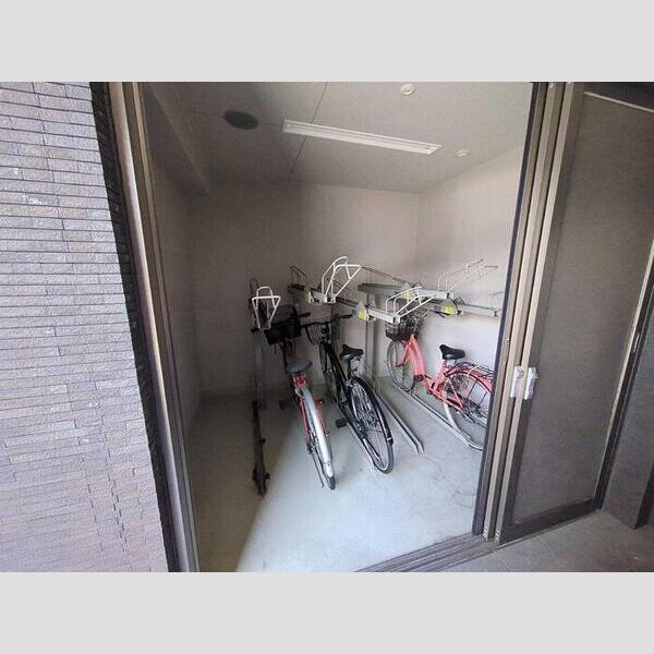 アイリス大森0702号室 駐輪場