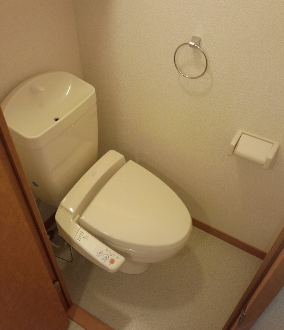レオパレス永田103号室 温水便座付き