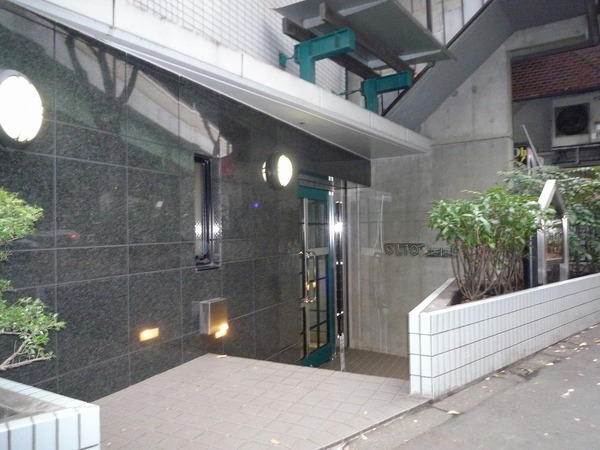 ＯＬＩＯ上北沢304号室 エントランス