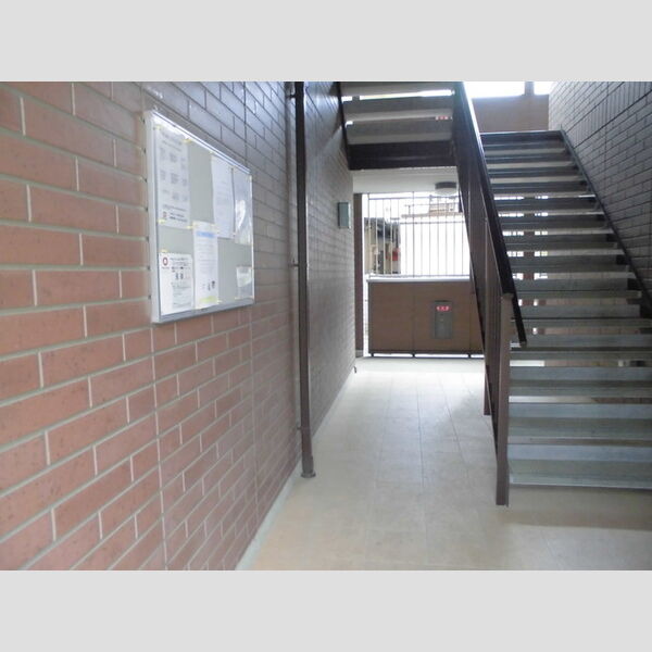 シャルムマリー203号室 エントランス内