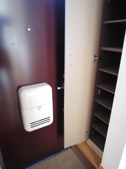 カームプレイＢ棟 下足箱のある玄関