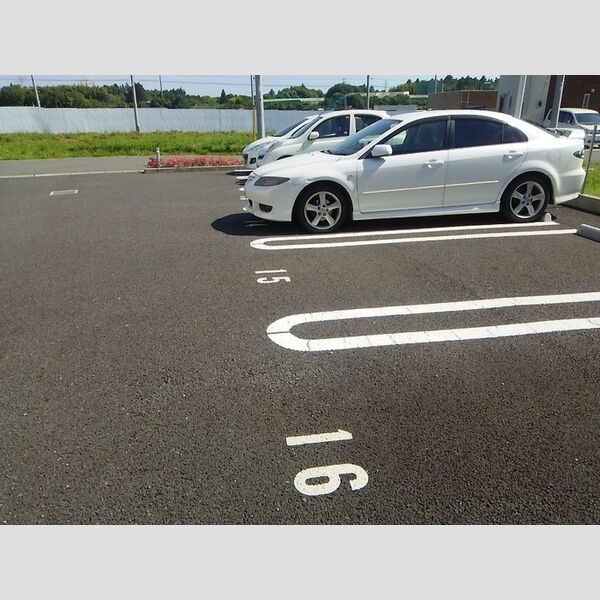 オリオンクレストABC 駐車場