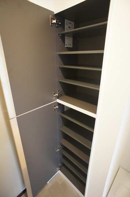 ラウレア千葉中央0102号室 シューズBOX