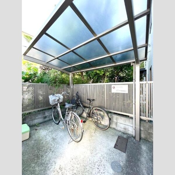 プロムナドゥ瑞江 駐輪場