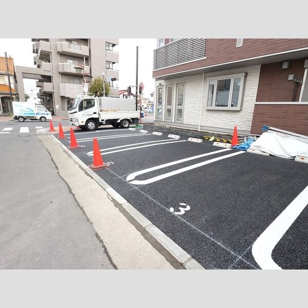 アベリア 駐車場