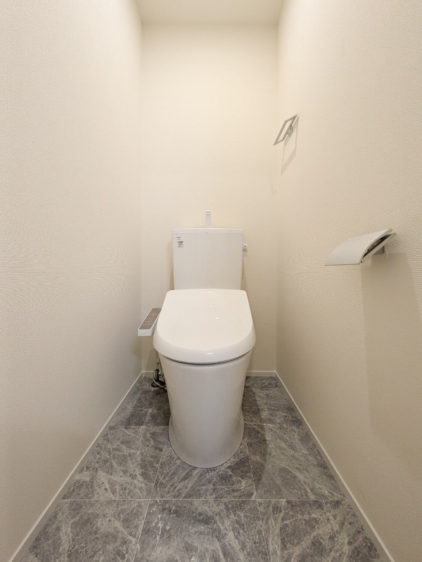 LITERA GROVE2階 トイレ