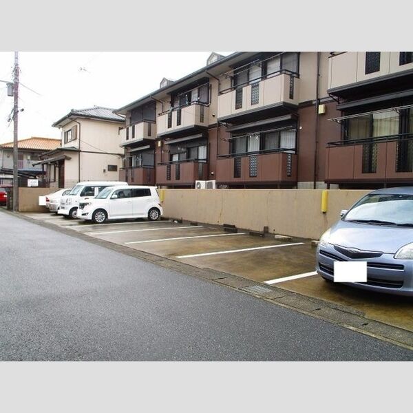 リヴェール木更津 駐車場