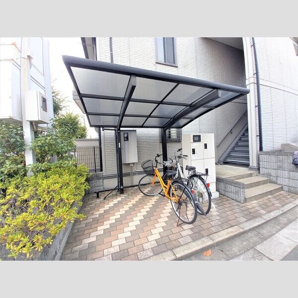 ロイヤルパレス 駐輪場