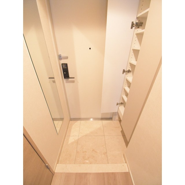 ザ・レジデンス赤坂檜町0416号室 玄関