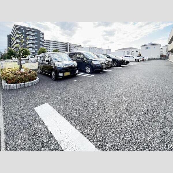 セントラルパーク206号室 駐車場