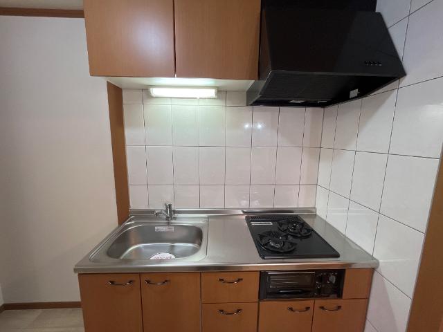 Ｇｒａｎｄｅ　Ｖｉｌｌａ（グランデ　ヴィラ）103号室 キッチン