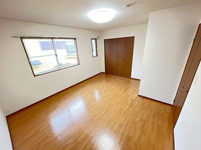 グリューネ　ハウス 洋室