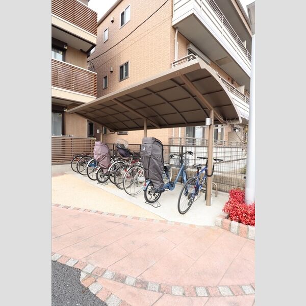 リーフハイツ305号室 駐輪場