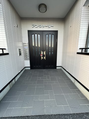 アン・シャーリー0102号室 エントランス