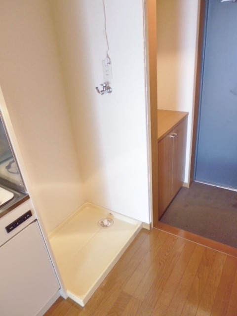 Ｔ－ＨＡＵＳ0203号室 玄関