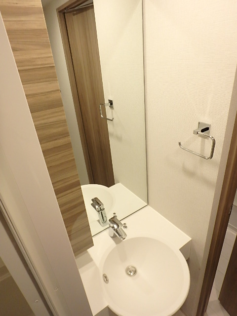 グランド・ガーラ立川9階 ゆったりとスペースのある洗面所