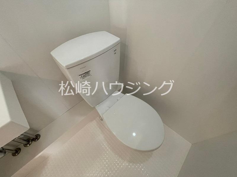 ブリッジM中野2階 トイレ