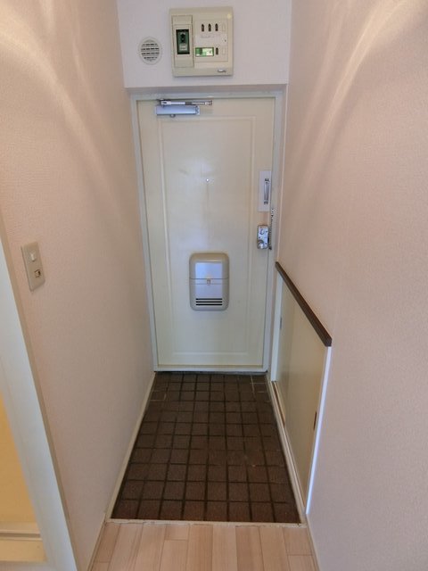 カサベルデ狭山0102号室 玄関