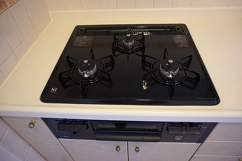 ライオンズプラザ平塚見附町 3口ガスコンロ　※前回募集時2020年5月の写真