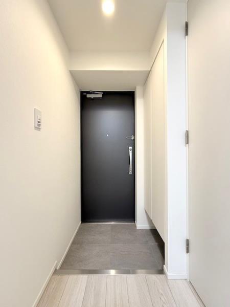 エレミ本蓮沼3階 玄関