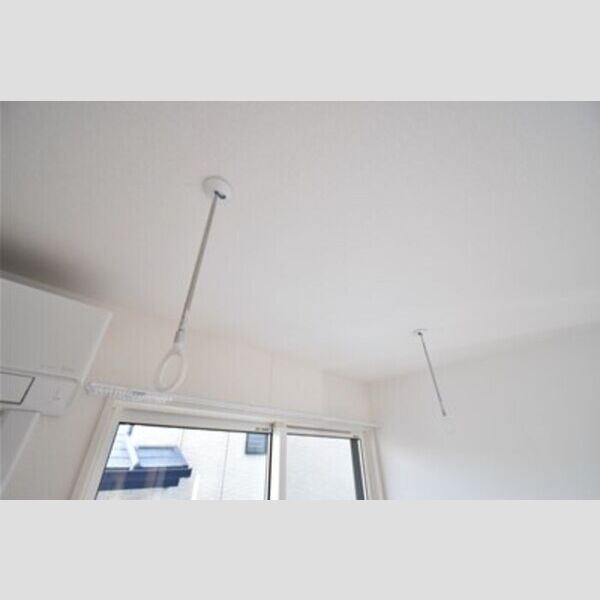 Same sky101号室 室内物干し