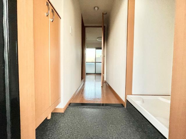 メゾン・ラクウショウ205号室 玄関