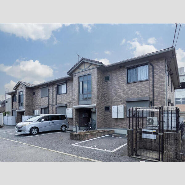 charmant court M'sの外観画像