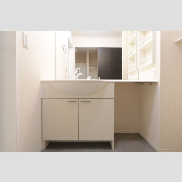 ラ・グラシューズ 洗髪洗面化粧台