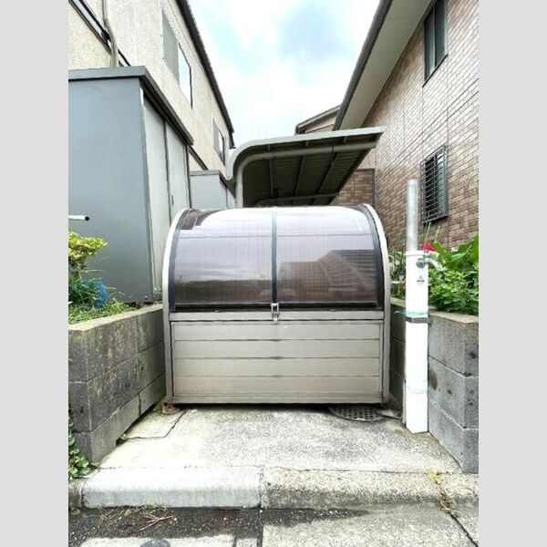 カサベルテ ゴミストッカー